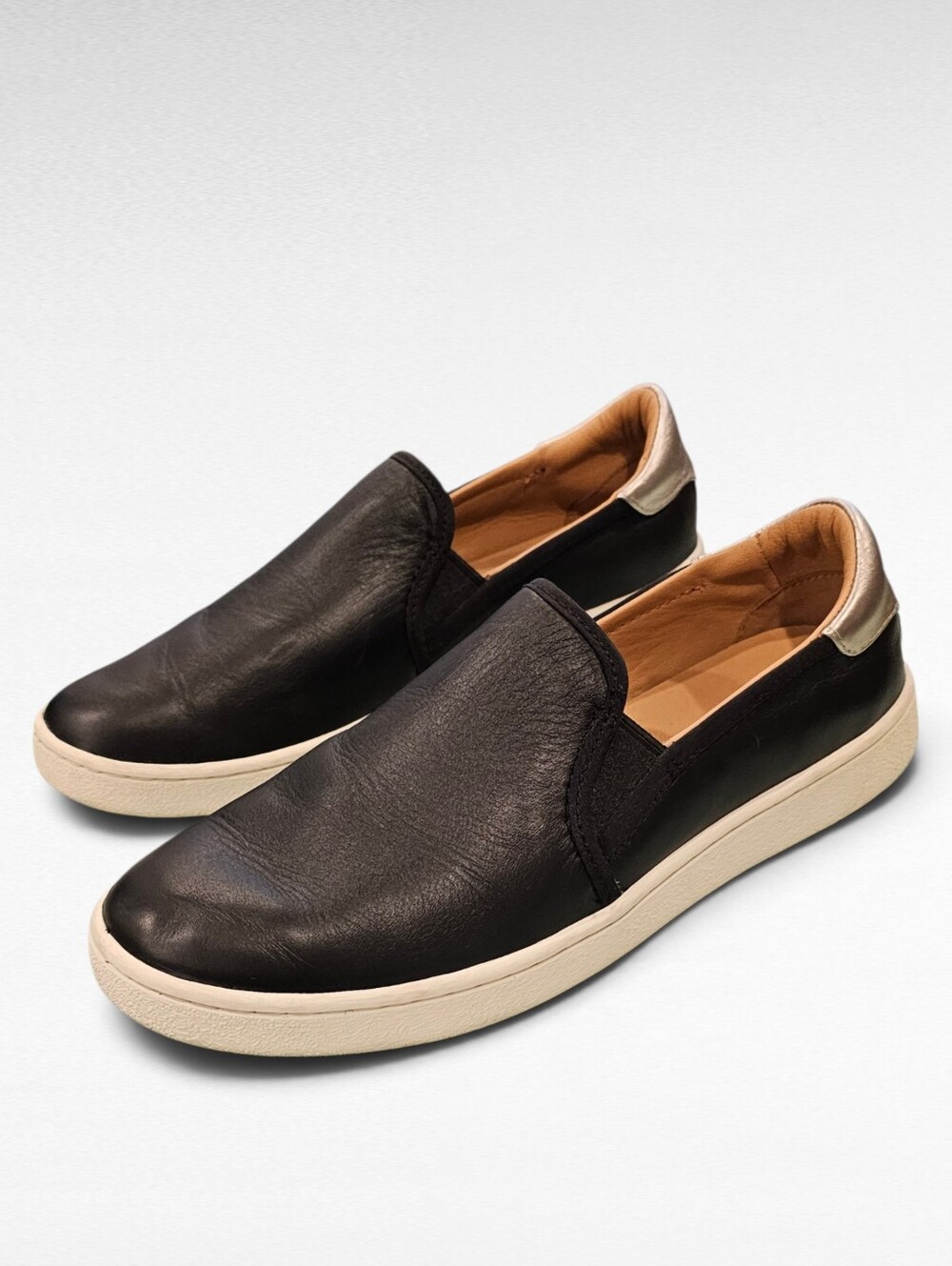UGG Cas Slip on Sneakers Black Size 8